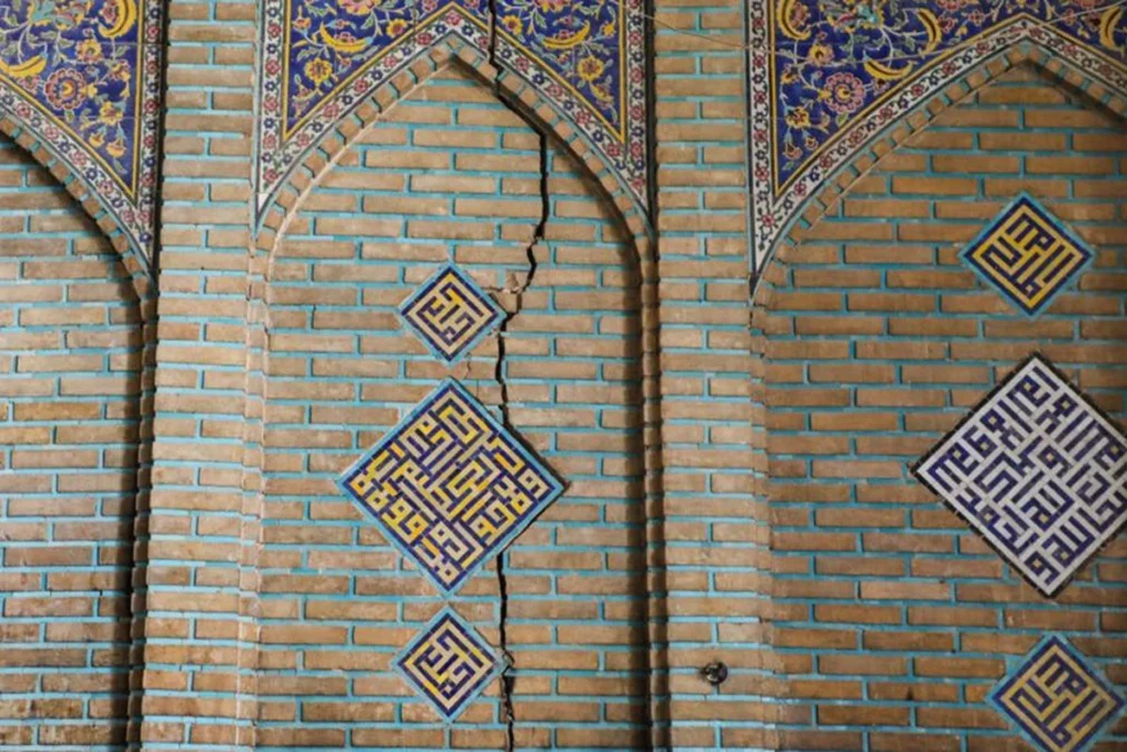 Accelerated Land Subsidence Threatens Isfahan's Architectural Heritage